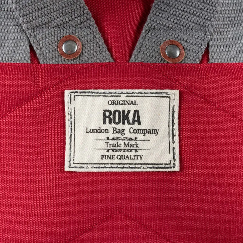 ROKA Bantry B Mars Red Medium Tasche aus recyceltem Canvas
