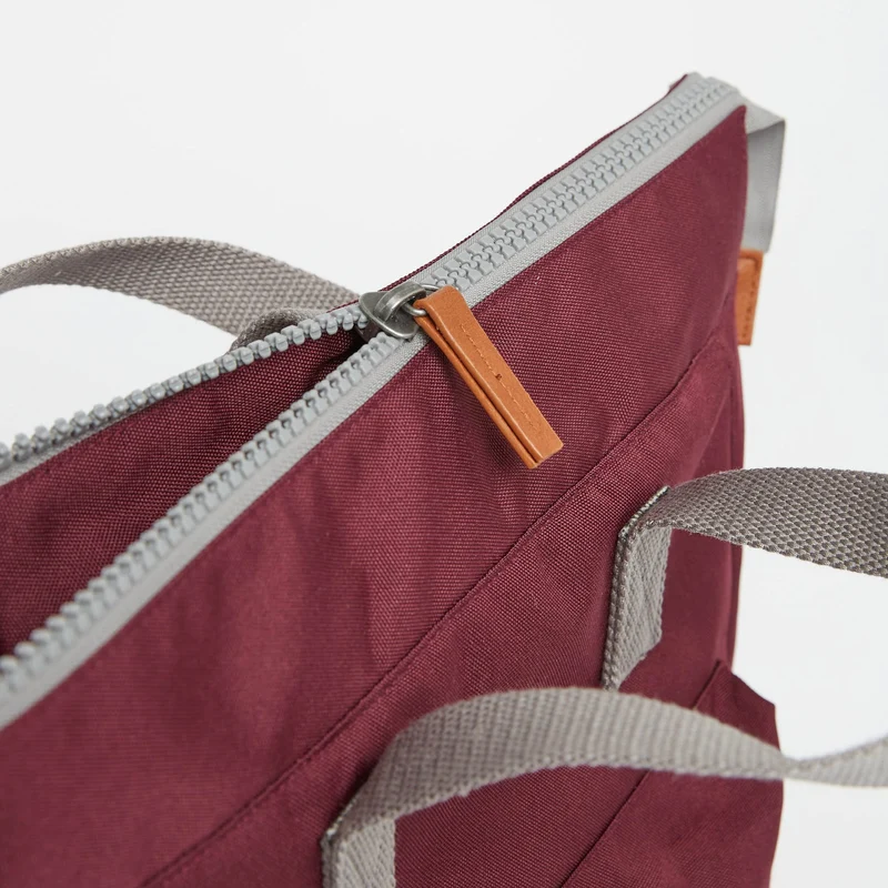 ROKA Bantry B Sienna Medium Tasche aus recyceltem Canvas