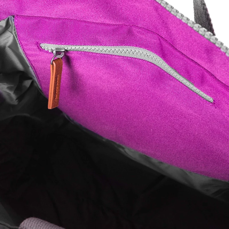 ROKA Bantry B Violet Medium Tasche aus recyceltem Canvas