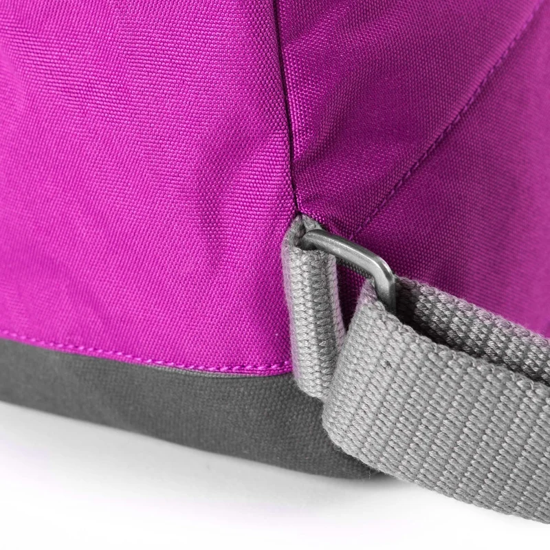 ROKA Bantry B Violet Medium Tasche aus recyceltem Canvas