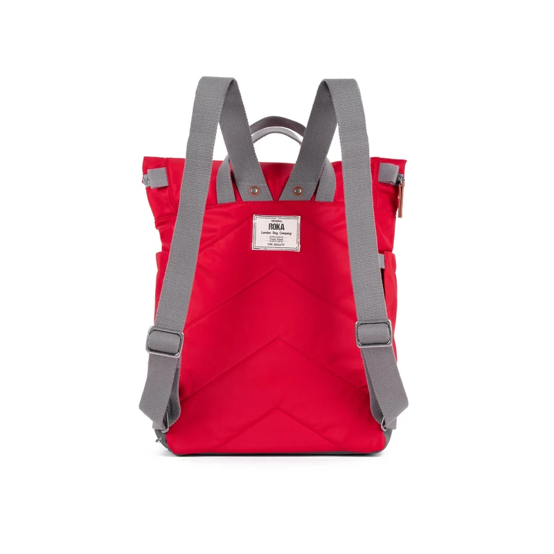 ROKA Bayswater B Cranberry Mittelgroße Tasche aus recyceltem Nylon
