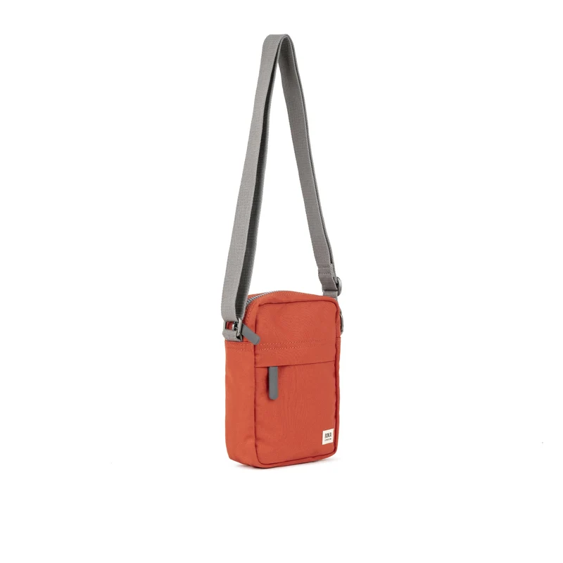 ROKA Bond Rooibos-Tasche aus recyceltem Canvas