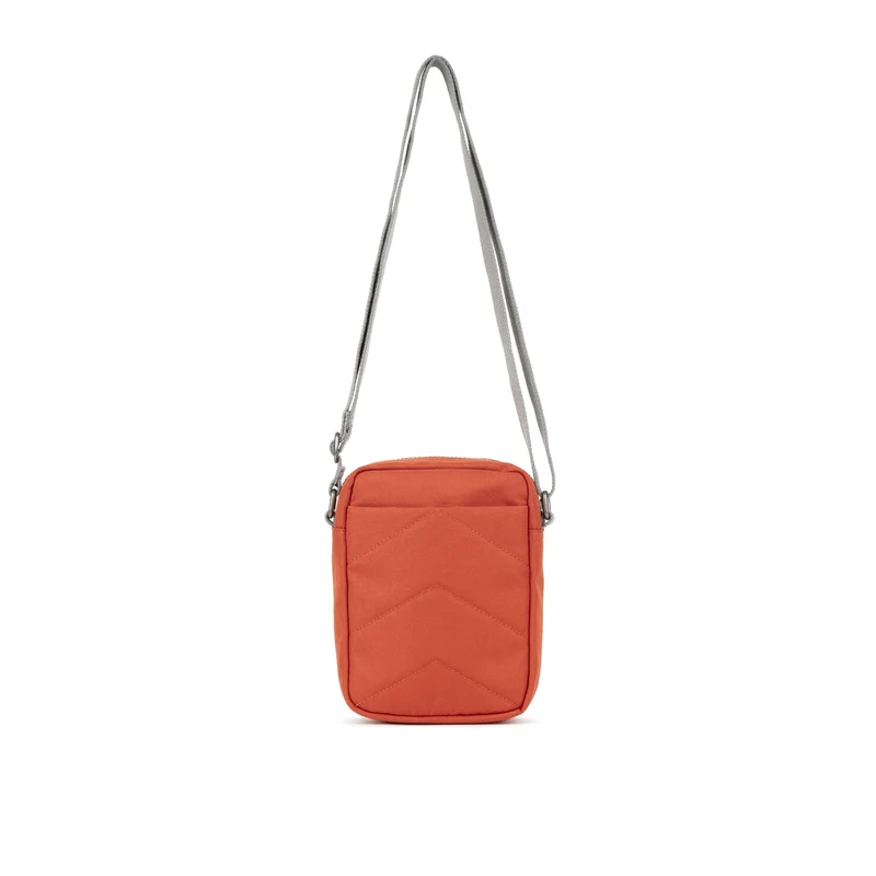 ROKA Bond Rooibos-Tasche aus recyceltem Canvas