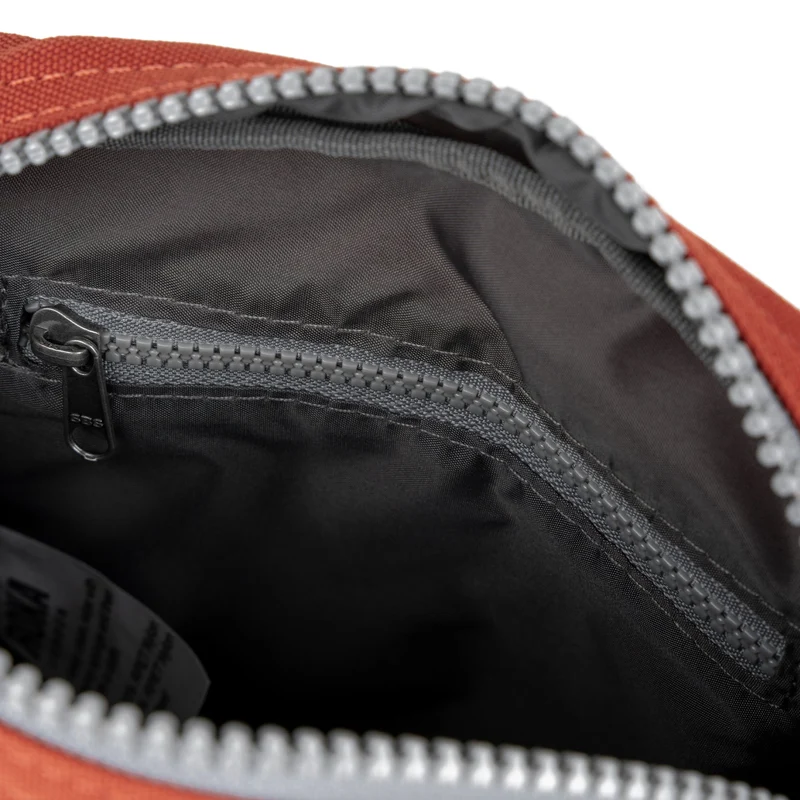 ROKA Bond Rooibos-Tasche aus recyceltem Canvas