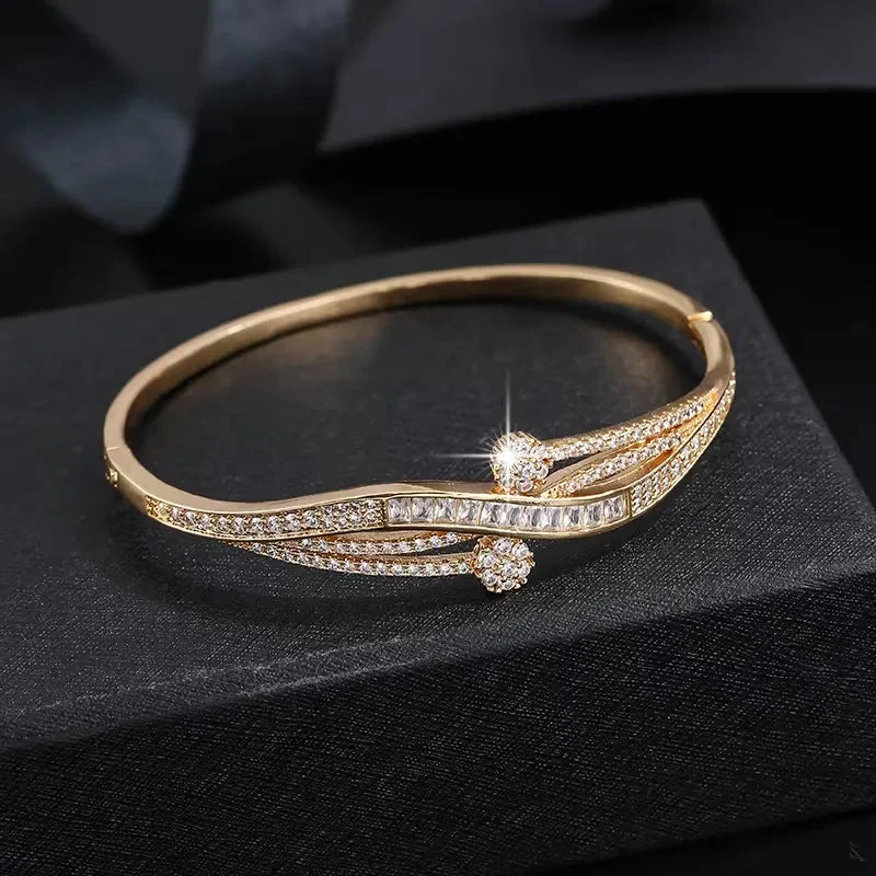 Olivia | Bracciale da donna con accenti di zirconi color argento