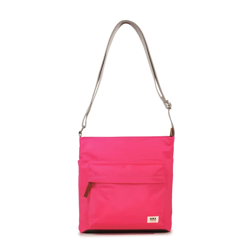 ROKA Kennington B Sparkling Cosmo Medium Tasche aus recyceltem Nylon