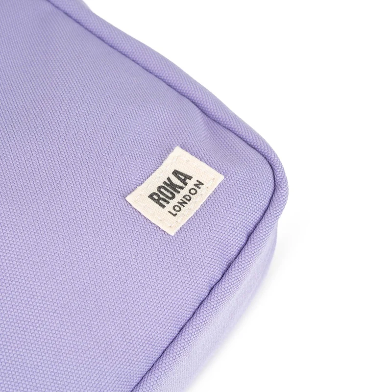 ROKA Bond Lavendelfarbene Einheitsgröße-Tasche aus recyceltem Canvas