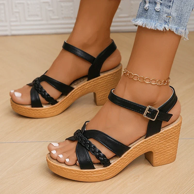 Sandali con plateau intrecciati | Scarpe estive da donna
