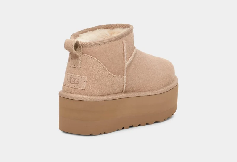 UGG Damen Ultra Mini Plateaustiefel - Sand