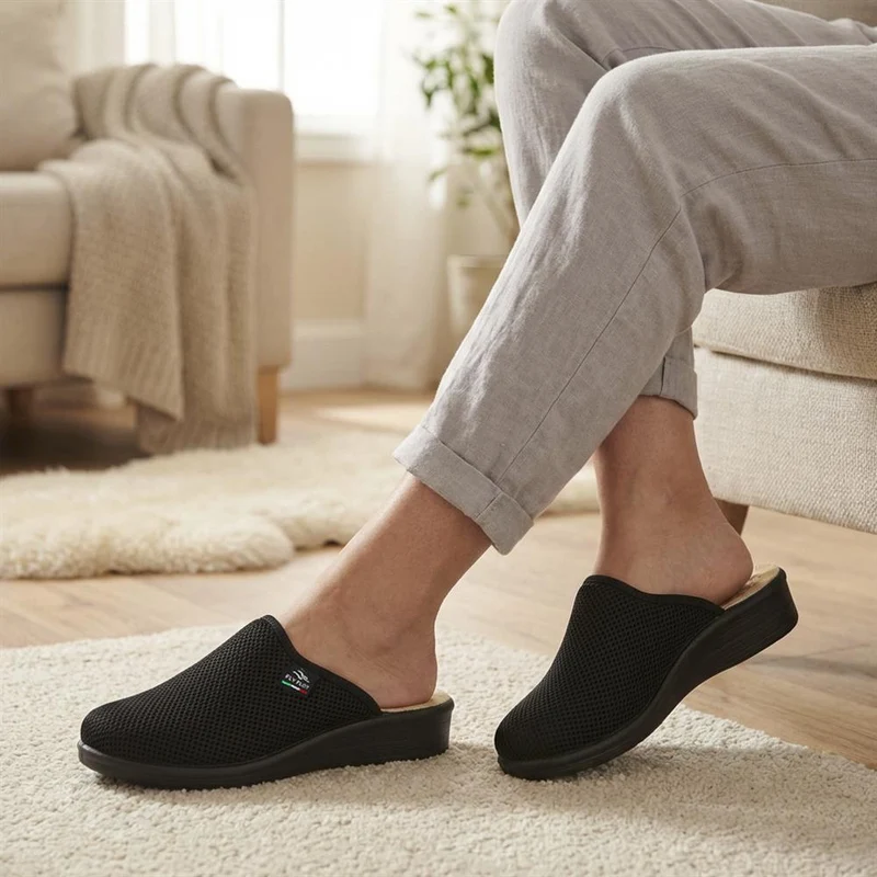 Fly Flot Lightweight Self Moulding Mules - FLY41051 / 326 667 - Black
