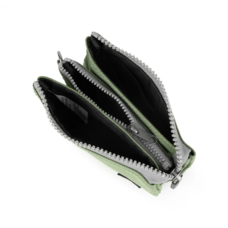 ROKA Black Label Carnaby Kleine Tasche aus recyceltem Granit-Canvas