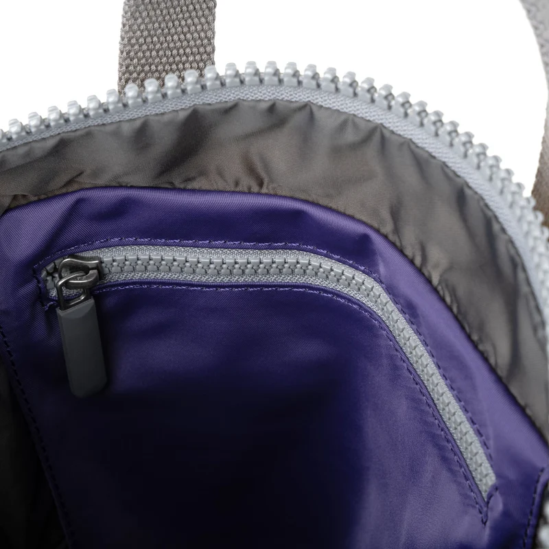 ROKA Kreativer Abfall Canfield B Medium Tasche aus recyceltem Nylon, Edition 2