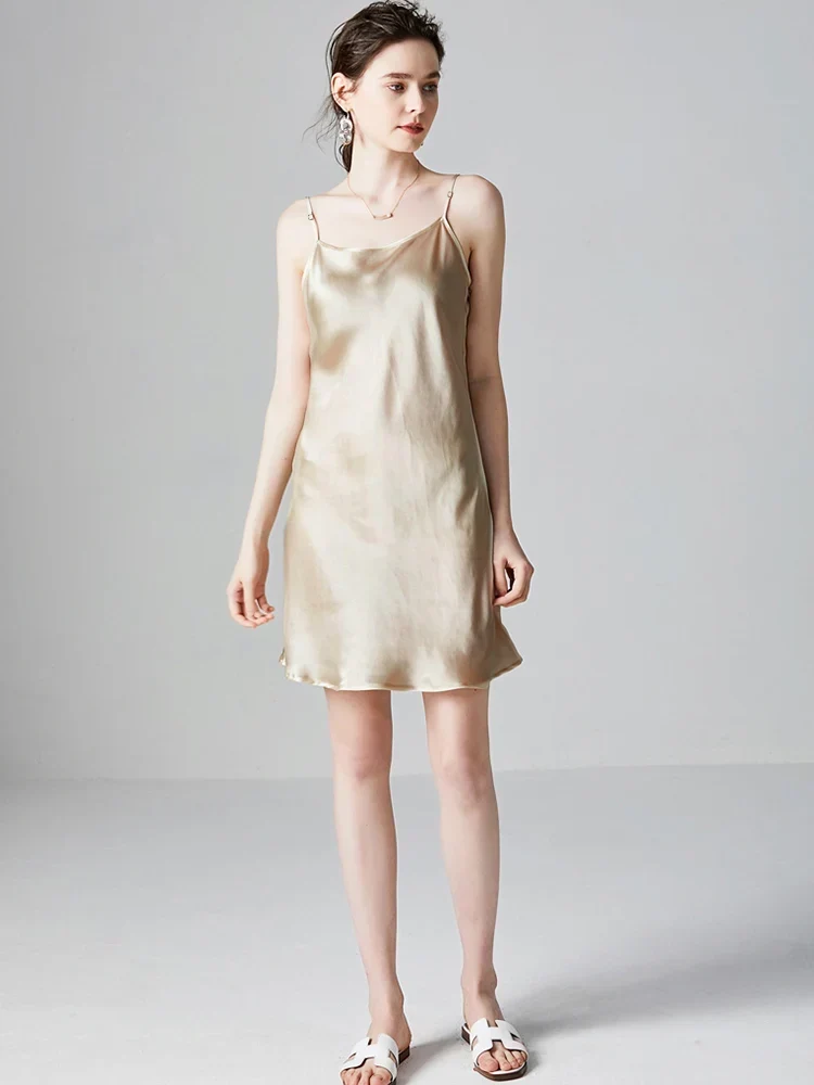 Abito corto elegante in seta | Moda donna
