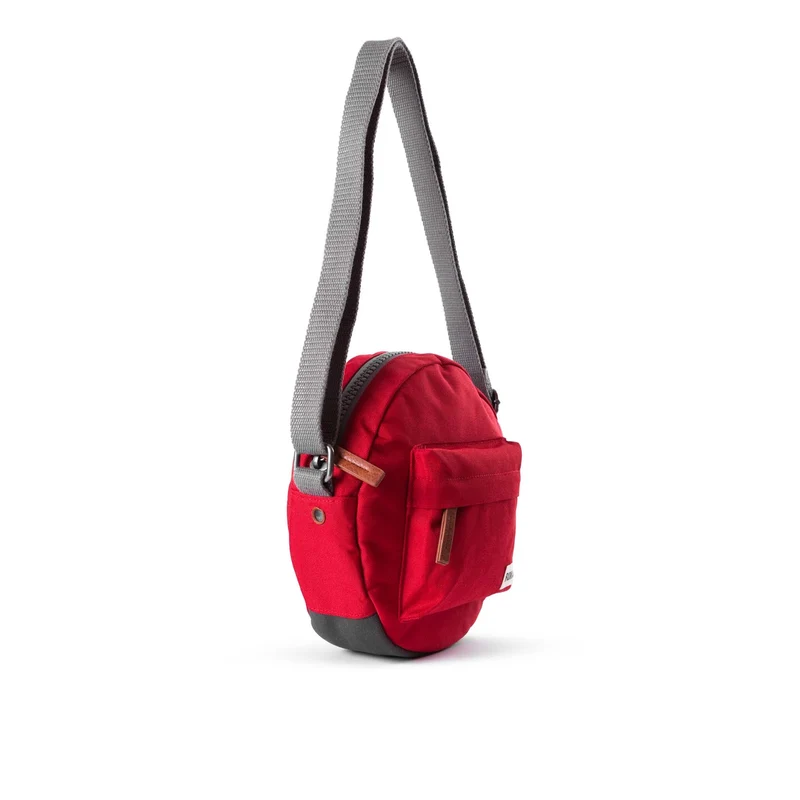 ROKA Paddington B Mars Red Kleine Tasche aus recyceltem Canvas