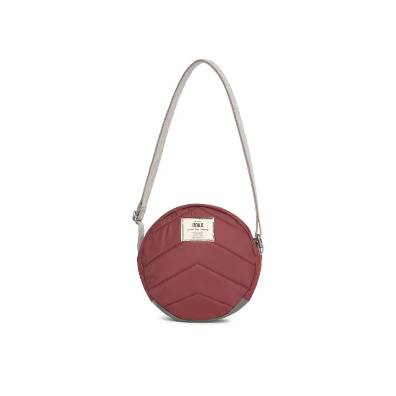 ROKA Paddington B Plum Kleine Tasche aus recyceltem Nylon