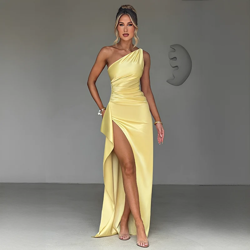 Samaria - Schickes Kleid mit einem Schulterträger und Schlitz