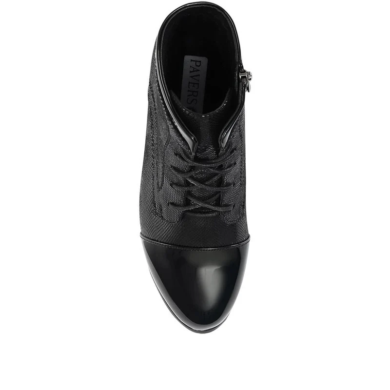 Wide Fit Lace-Up Ankle Boots - WLIG28002 / 313 125 - Black