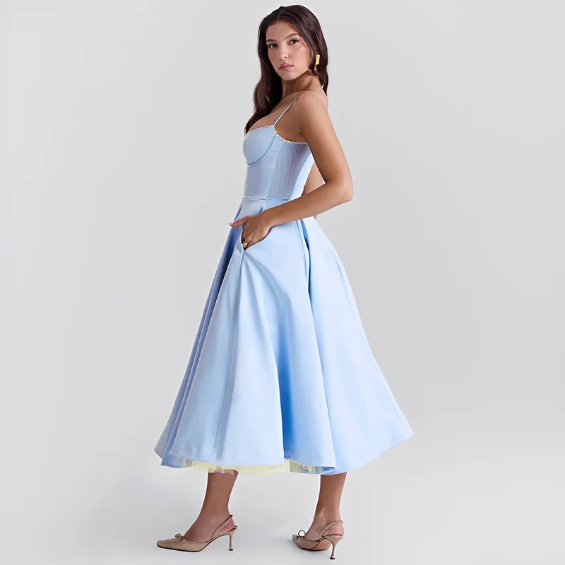 Zendaya - Stilvolles Kleid mit doppelter Schicht