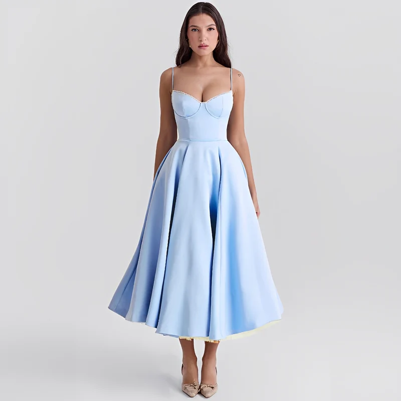 Zendaya - Stilvolles Kleid mit doppelter Schicht