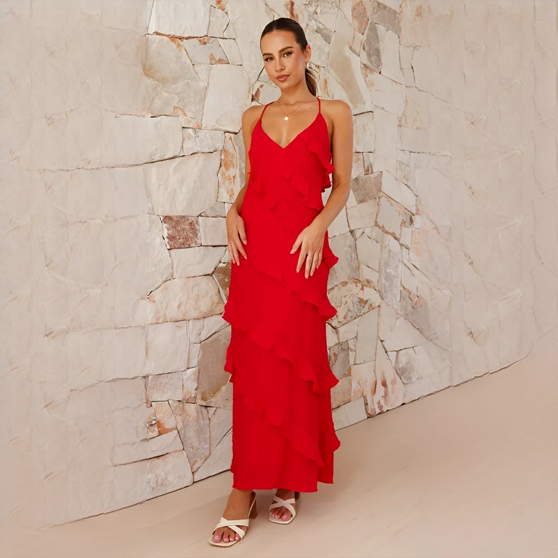 Latresia - Modern und Elegant: Neckholder-Kleid