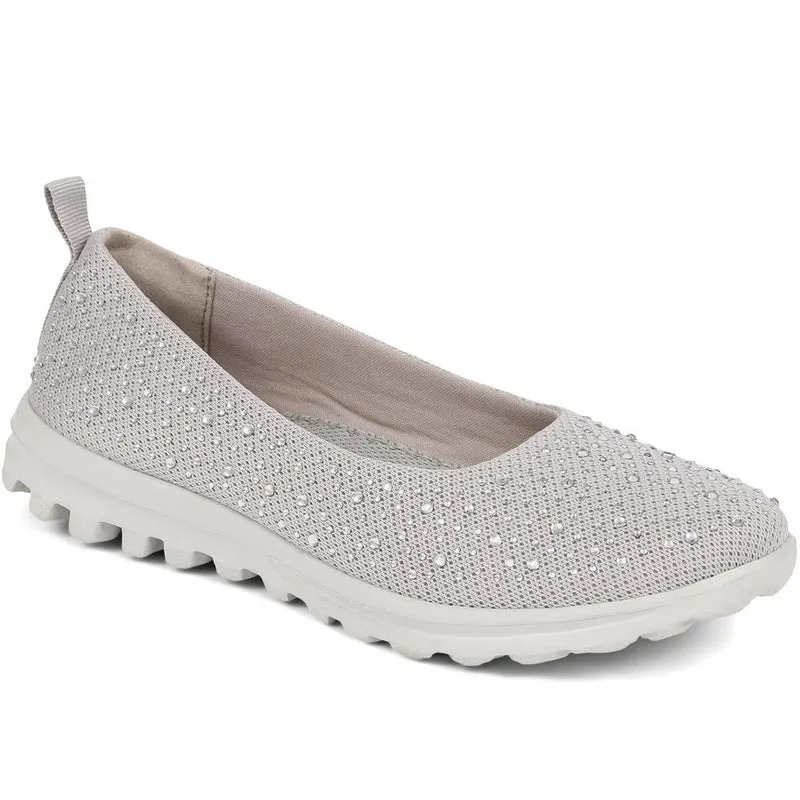Lightweight Slip-On Pumps - BRK39005 / 325 008