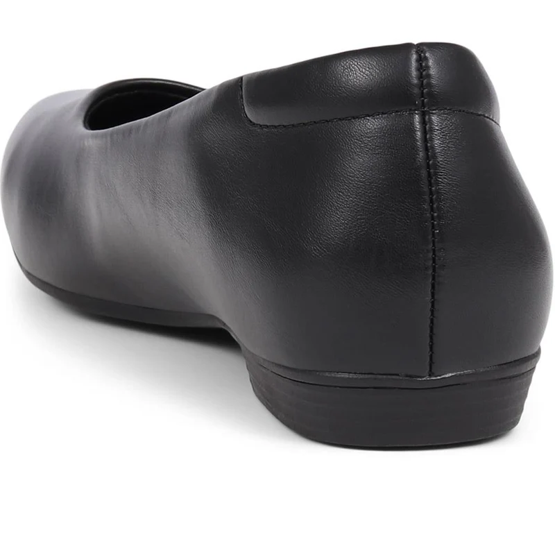 Rounded-Toe Ballet Flats - WK39001 / 324 950 - Black
