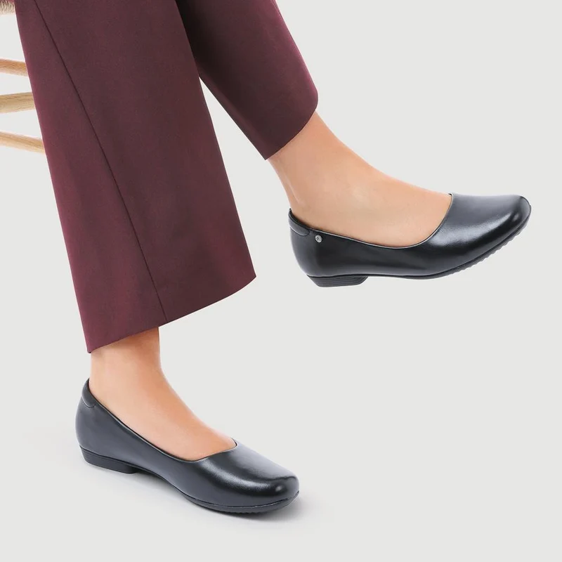 Rounded-Toe Ballet Flats - WK39001 / 324 950 - Black