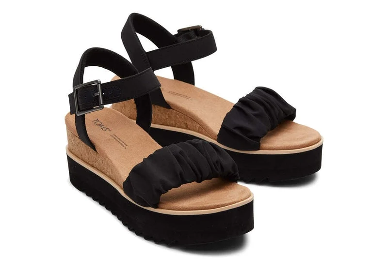 TOMS Damen Diana Ruched Woven Wedge Sandale - Schwarz