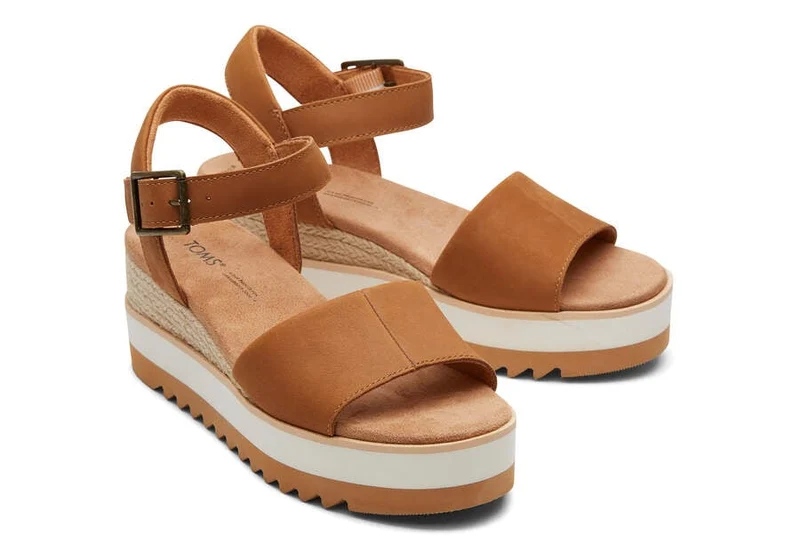 TOMS Damen-Sandale „Diana“ aus Leder – Hellbraun