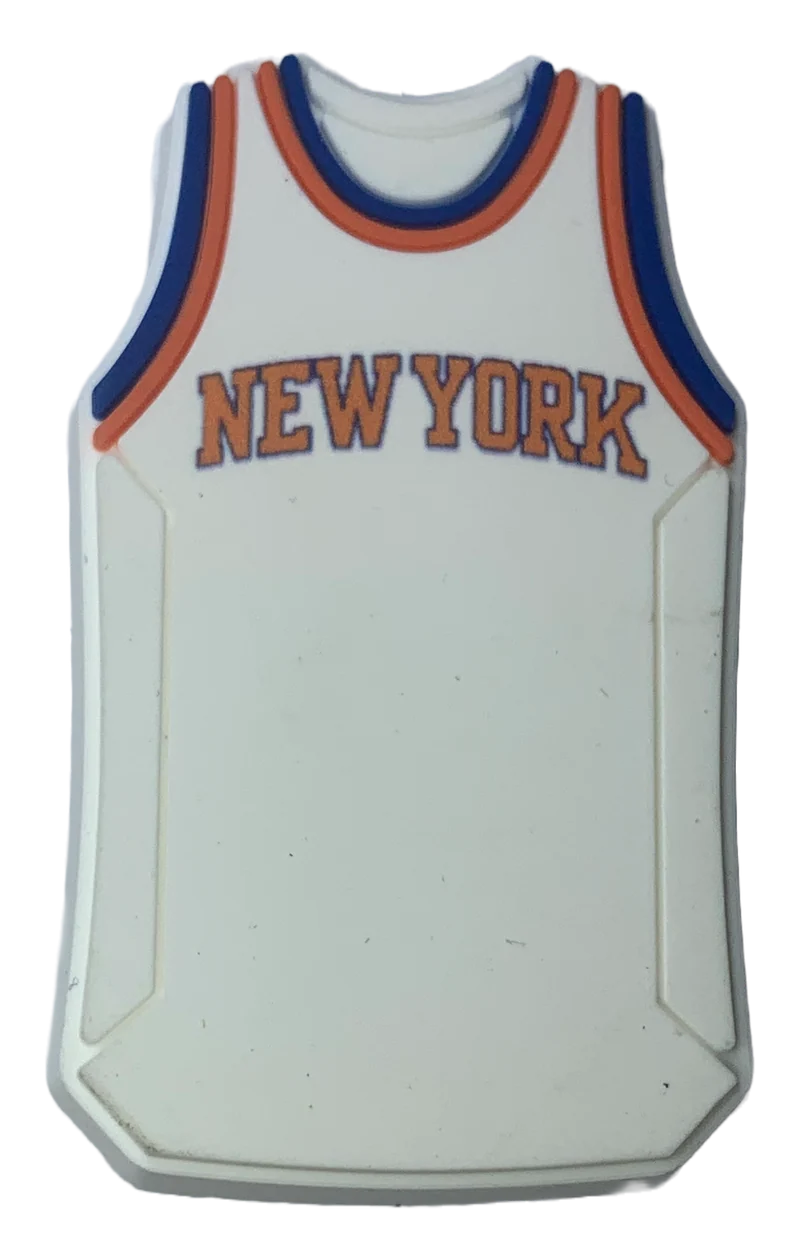 Crocs Jibbitz NBA New York Knicks Anhänger aus weißem Trikot