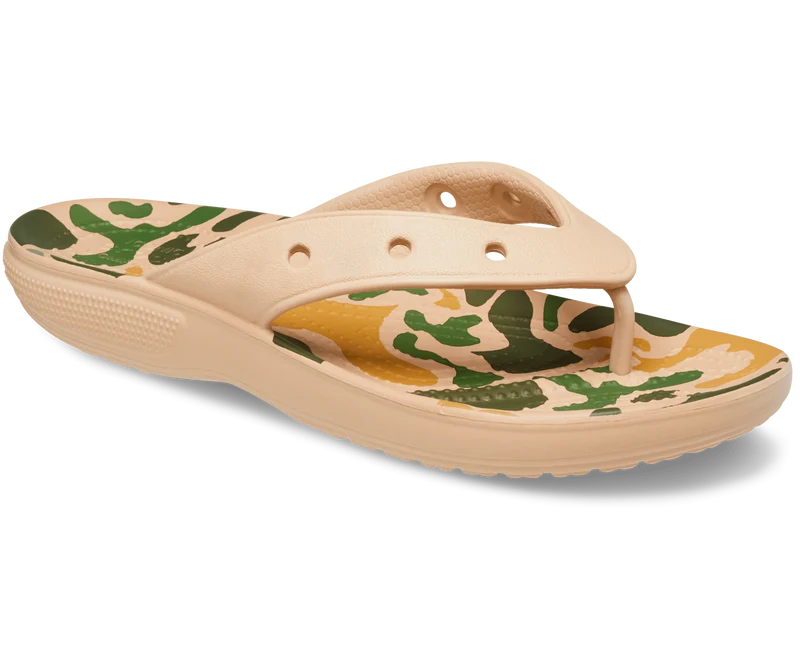 Crocs Unisex Classic Camo Flip Flop – Chai