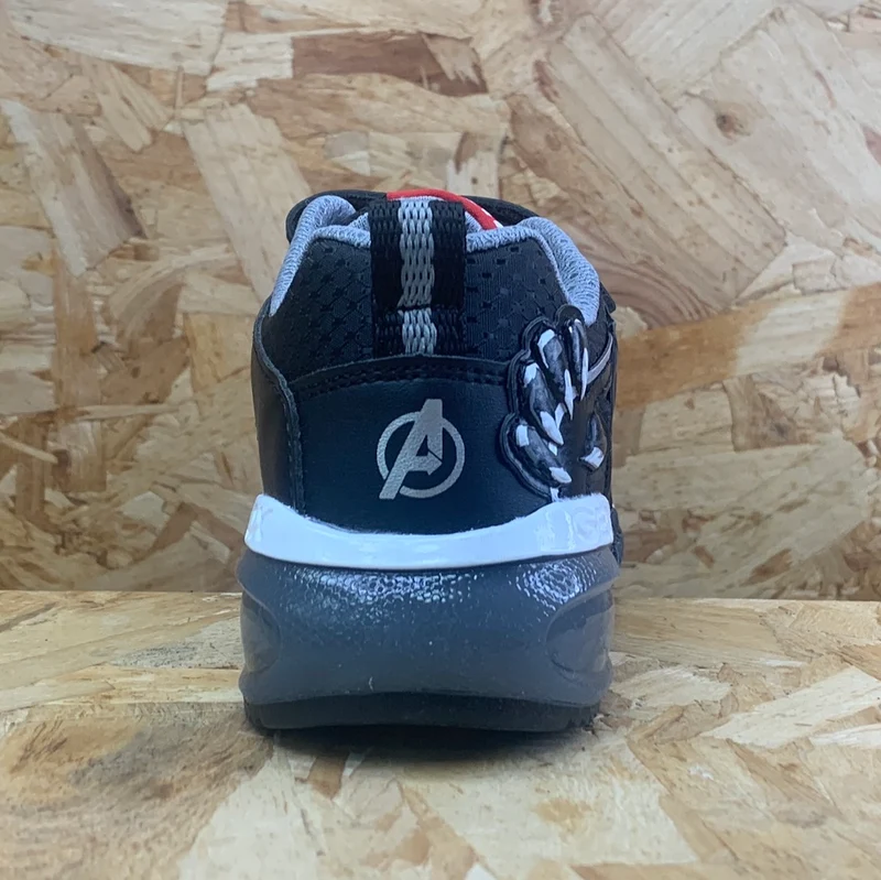 Geox Kinder Marvel Black Panther Light Up Trainer – Schwarz / Silber