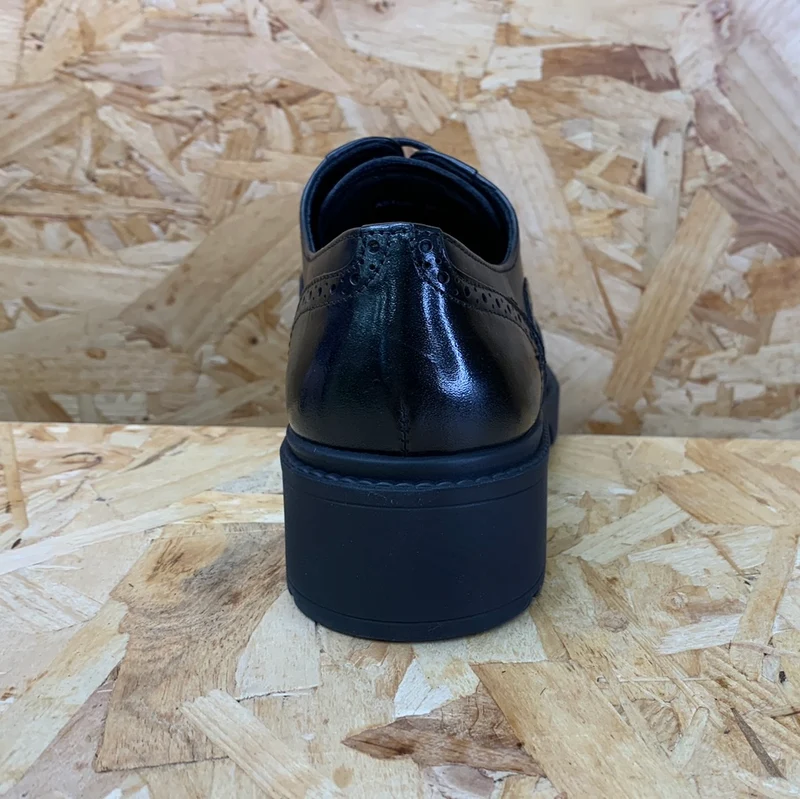 Teds Aston Schulschuh aus Glattleder für Kinder – Schwarz