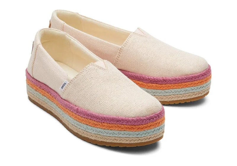 TOMS Plateau-Espadrille „Valencia“ für Damen – Staubiges Pfirsich-Metallic-Leinen