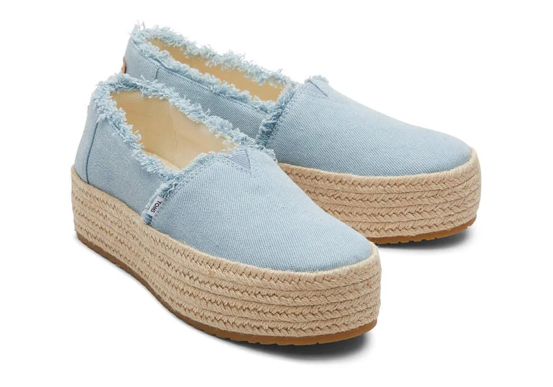 TOMS Plateau-Espadrille „Valencia“ für Damen – Pastellblau verwaschener Denim