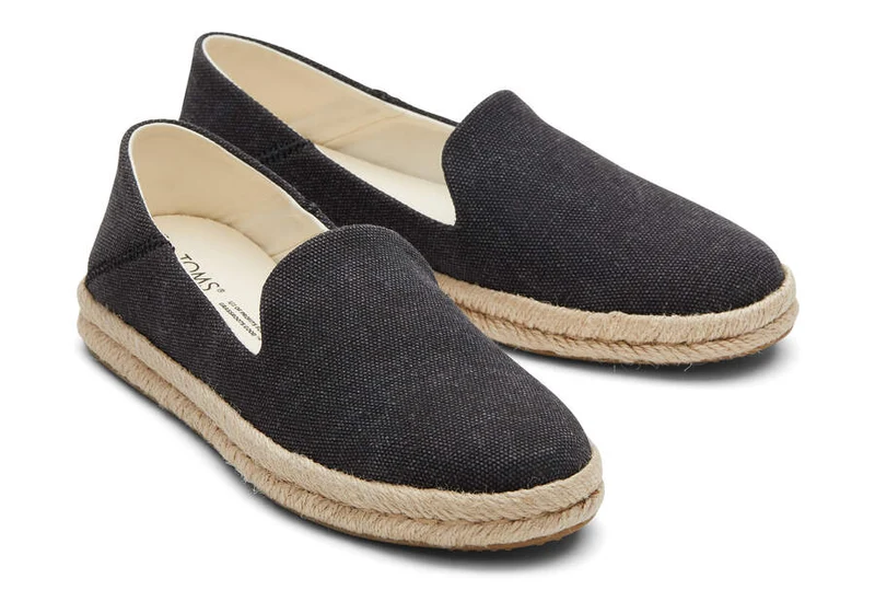 TOMS Damen-Espadrille „Santiago“ aus recyceltem Baumwoll-Canvas – Schwarz