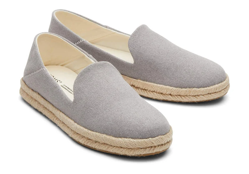 TOMS Damen-Espadrille „Santiago“ aus recyceltem Baumwollcanvas – Drizzle Grey