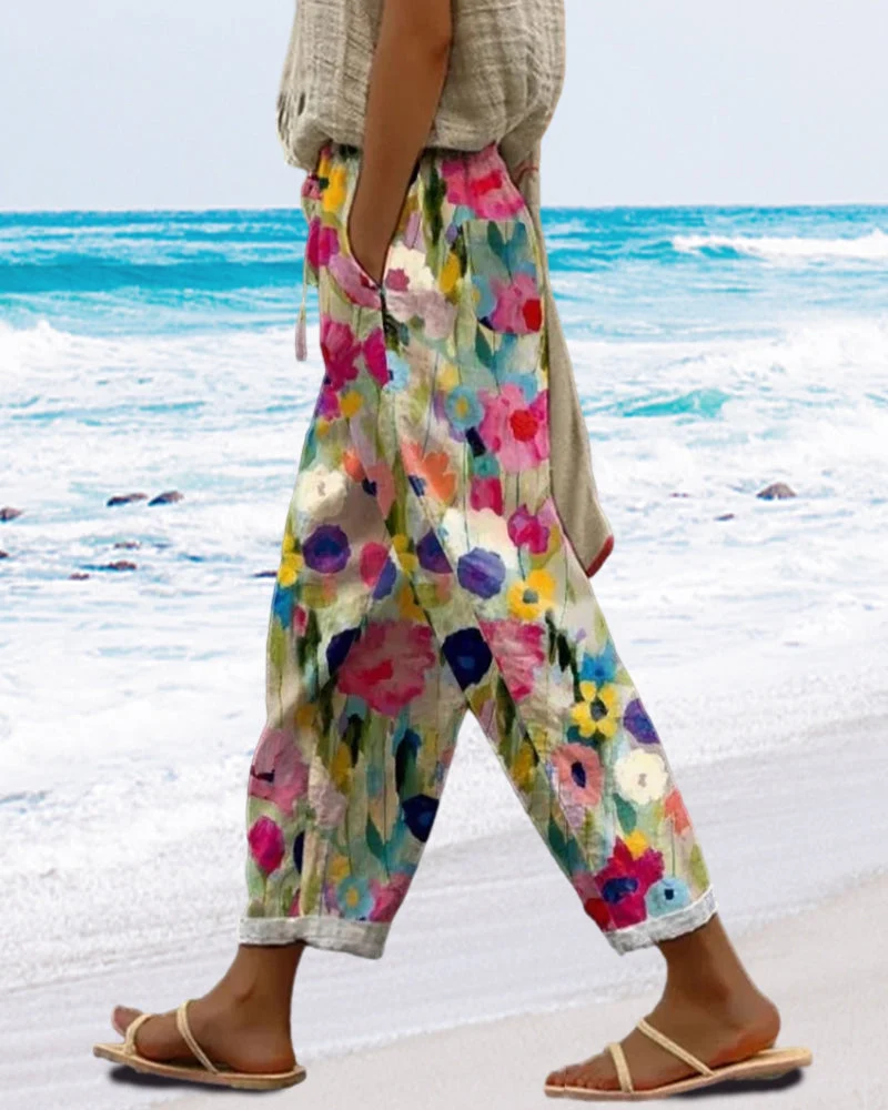 Selma – Weit geschnittene Blumenhose mit stylischem Print