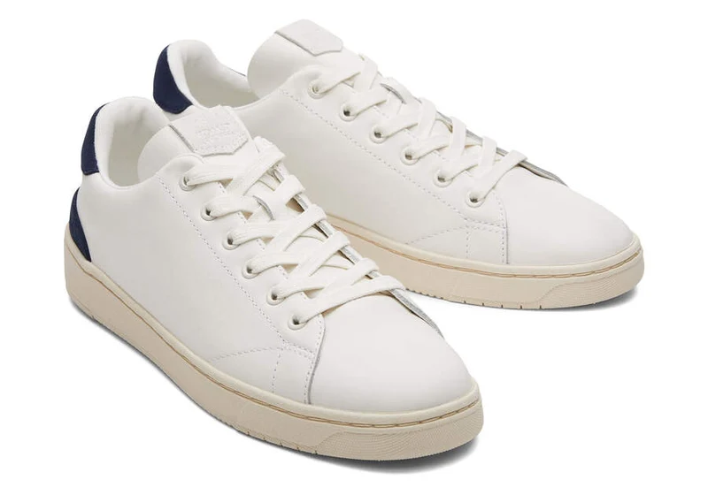 TOMS Herren TRVL Lite 2.0 Ledersneaker – Porzellan / Blauer Rand