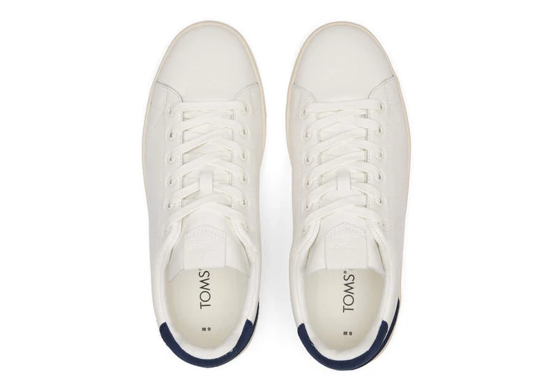 TOMS Herren TRVL Lite 2.0 Ledersneaker – Porzellan / Blauer Rand