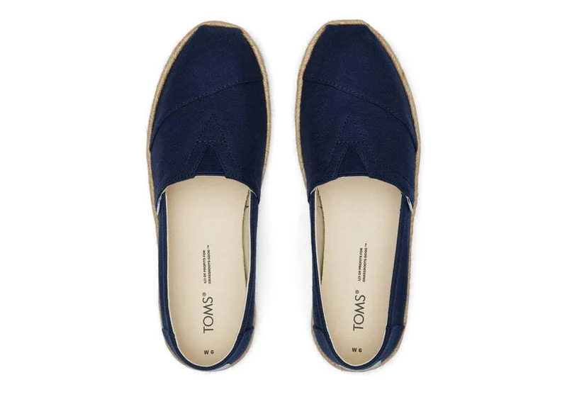 TOMS Alpargata Eco Espadrille aus recycelter Baumwolle für Damen – Marineblau