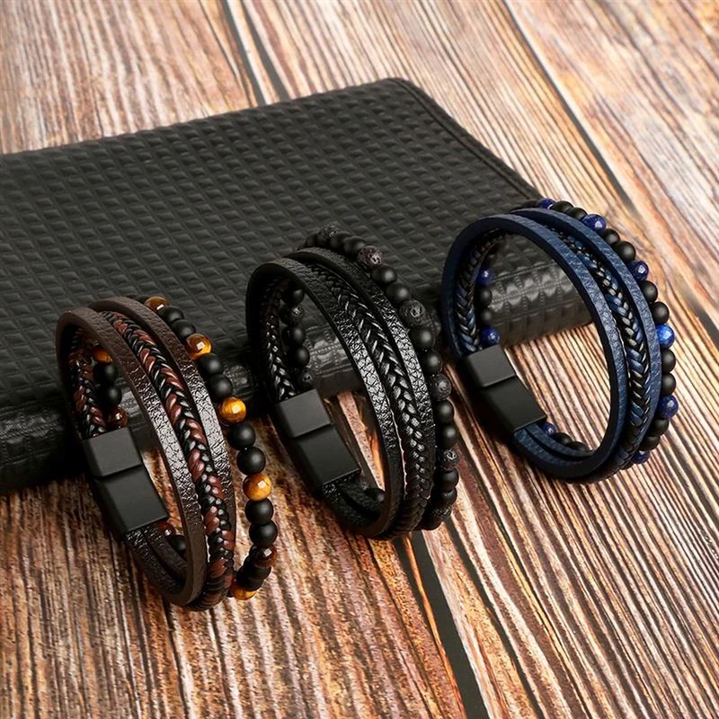Here’s the translation into German: Leder Herren-Armbandset - Armand