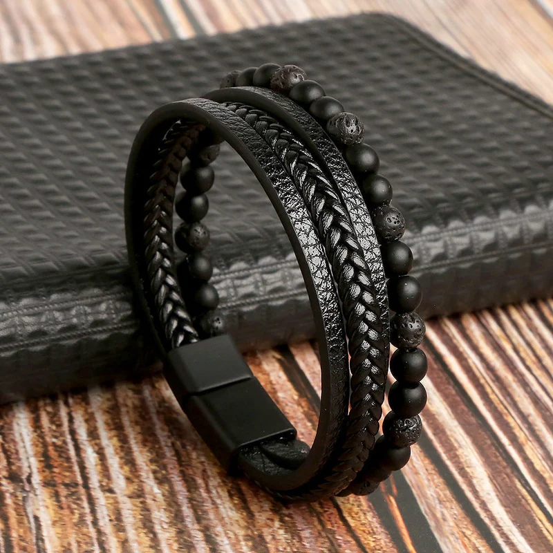 Here’s the translation into German: Leder Herren-Armbandset - Armand