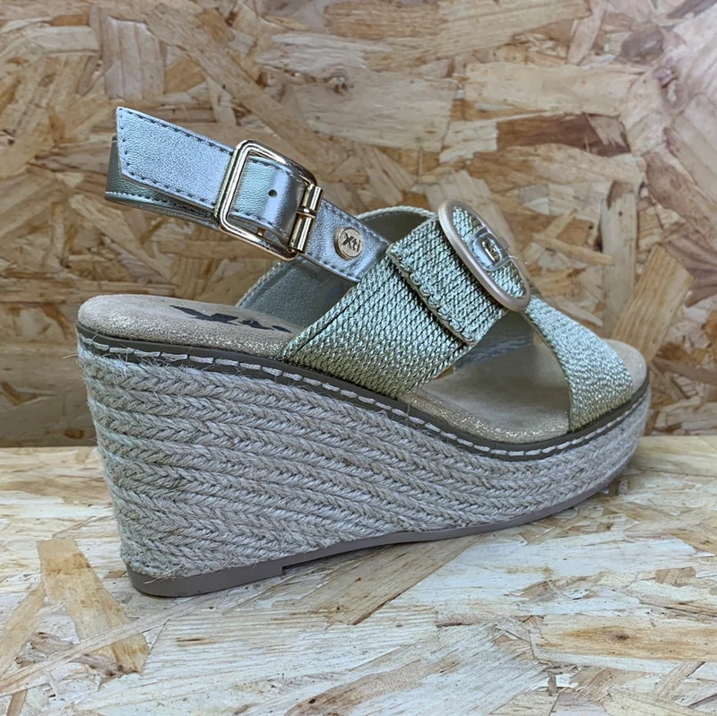 Xti Mode-Keilsandalen für Damen – Gold