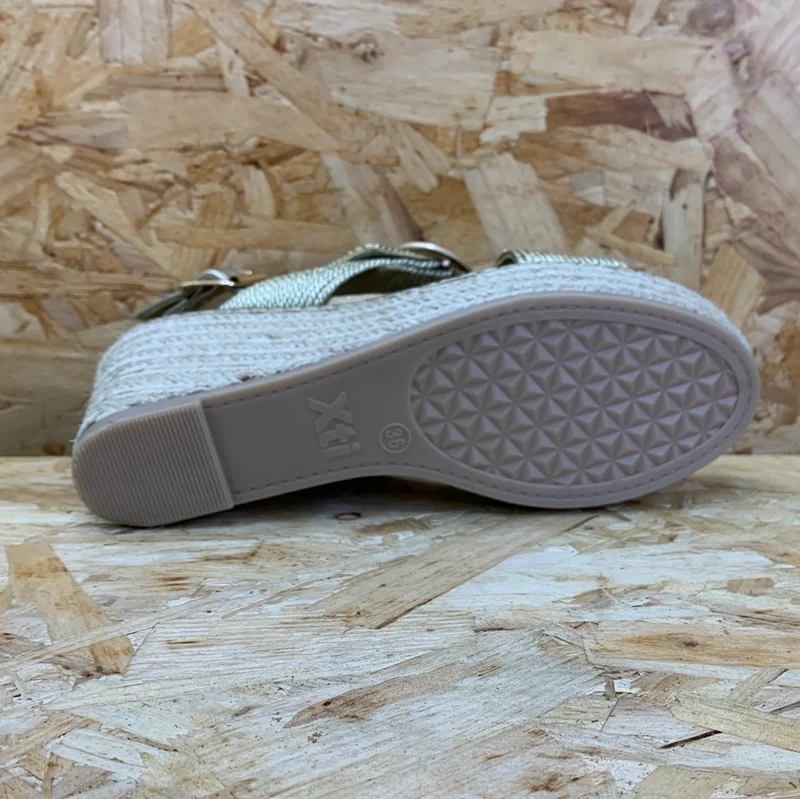 Xti Mode-Keilsandalen für Damen – Gold