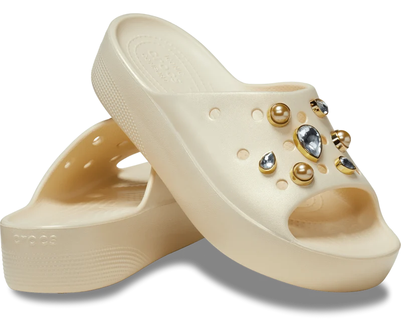Crocs Klassische Unisex-Plateau-Slide mit Kristallen und Perlen – Vanille