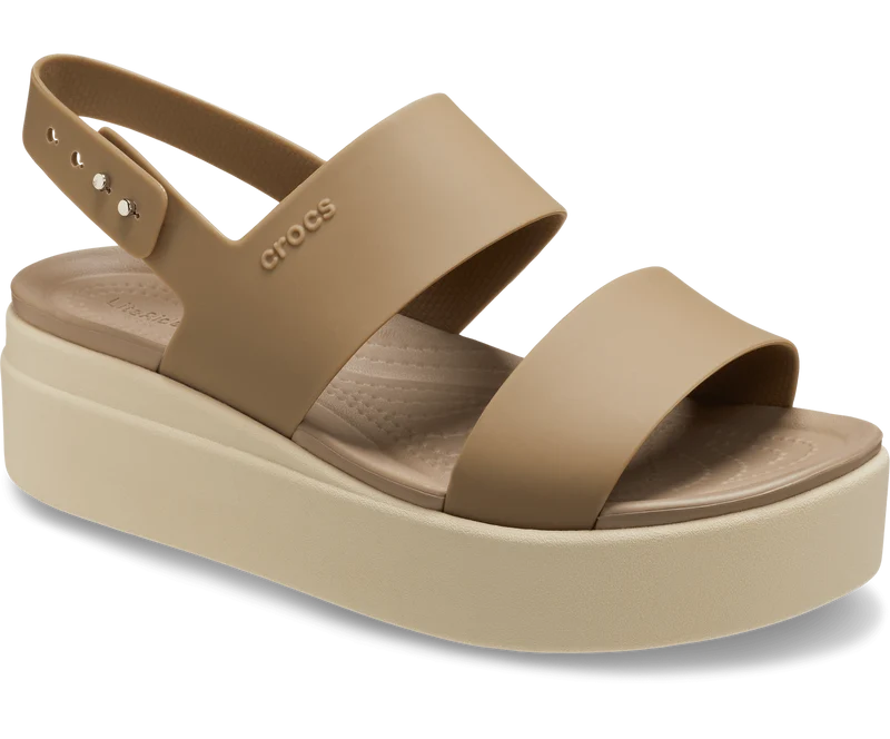 Crocs Damen-Sandale „Brooklyn“ mit niedrigem Keilabsatz – Khaki / Knochen