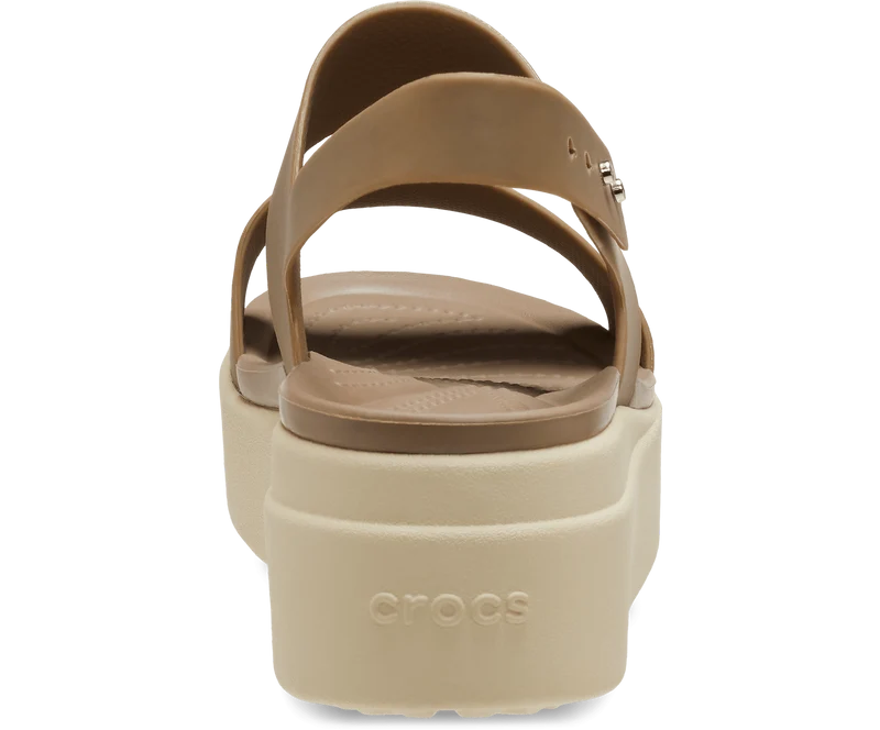 Crocs Damen-Sandale „Brooklyn“ mit niedrigem Keilabsatz – Khaki / Knochen