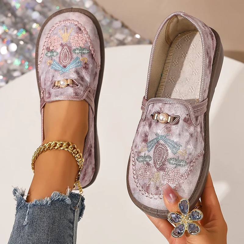 Rosalinde | Damen Bestickte Slipper mit Perlendetails