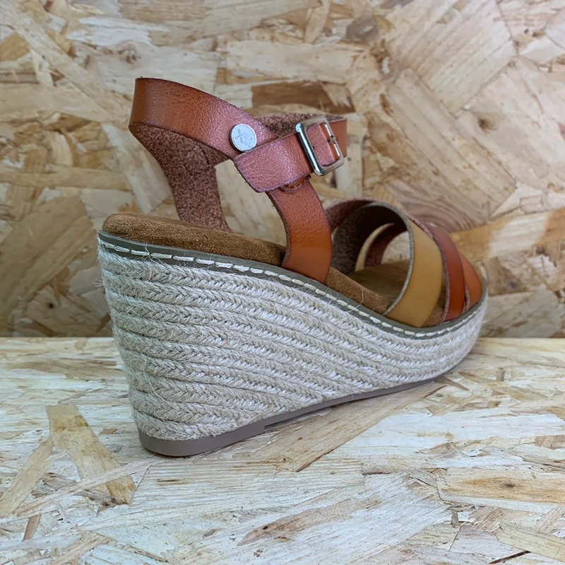 Xti Mode-Keilsandalen für Damen – Kamel
